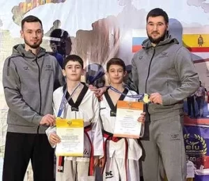 СКВОЗЬ ТЕРНИИ К ЗВЕЗДАМ