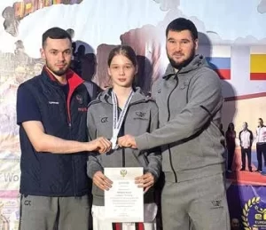 СКВОЗЬ ТЕРНИИ К ЗВЕЗДАМ